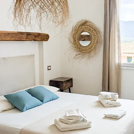 Arya Bed & Breakfast *